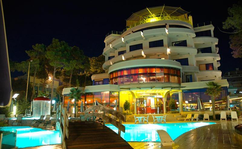 Vela Hotel Restaurant Golem  Luaran gambar