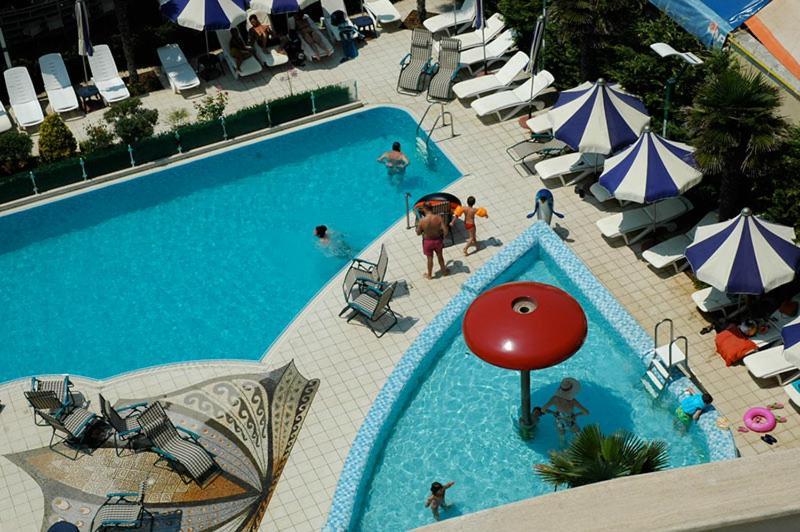 Vela Hotel Restaurant Golem  Luaran gambar