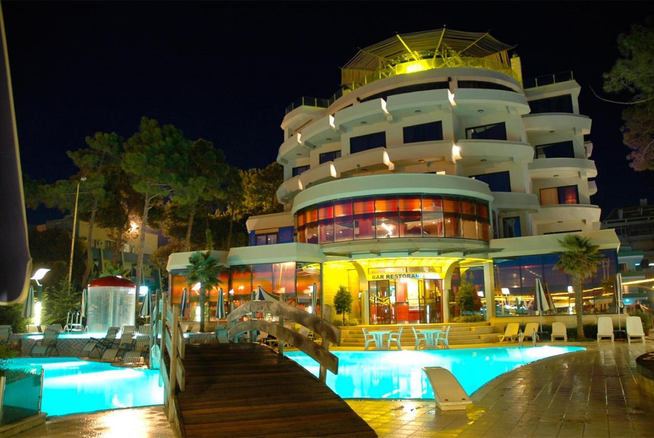 Vela Hotel Restaurant Golem  Luaran gambar