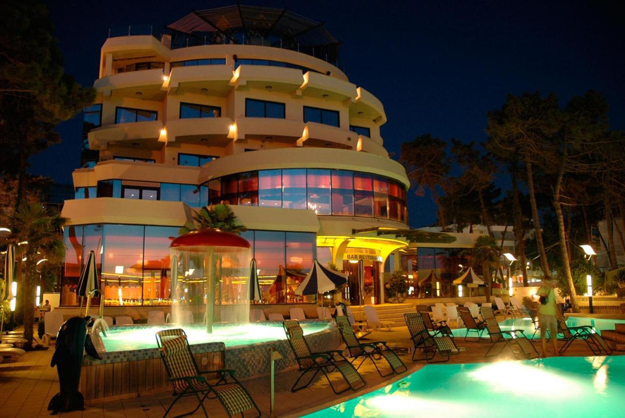 Vela Hotel Restaurant Golem  Luaran gambar