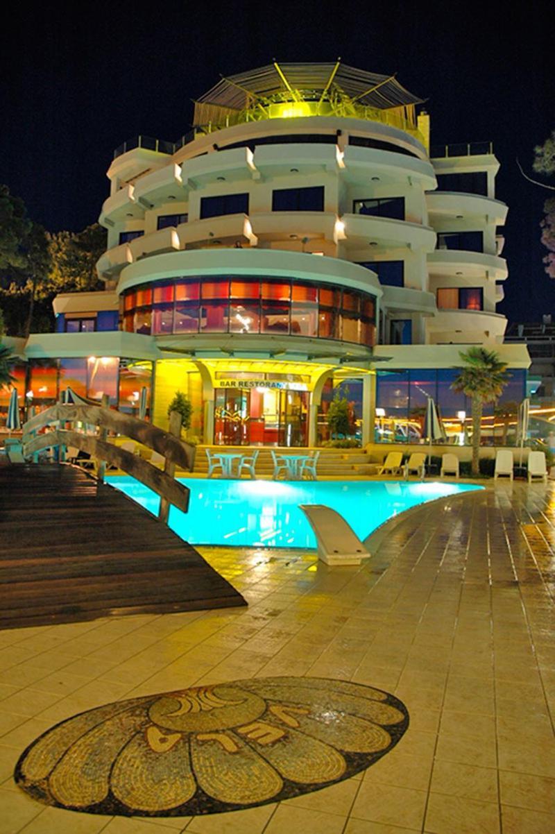 Vela Hotel Restaurant Golem  Luaran gambar